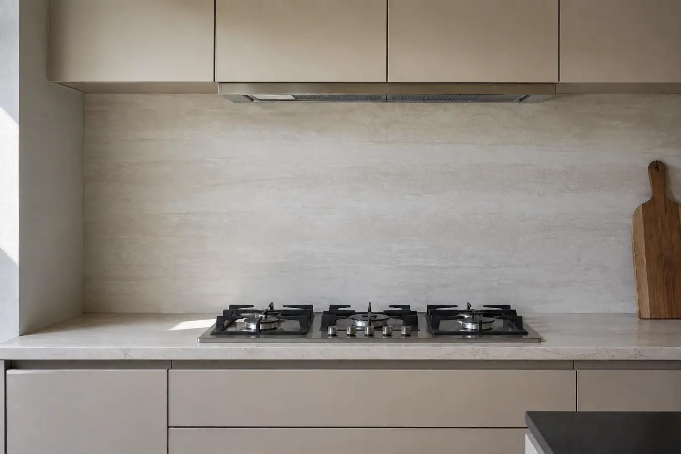 Sinterium Crema Travertino en ambiente